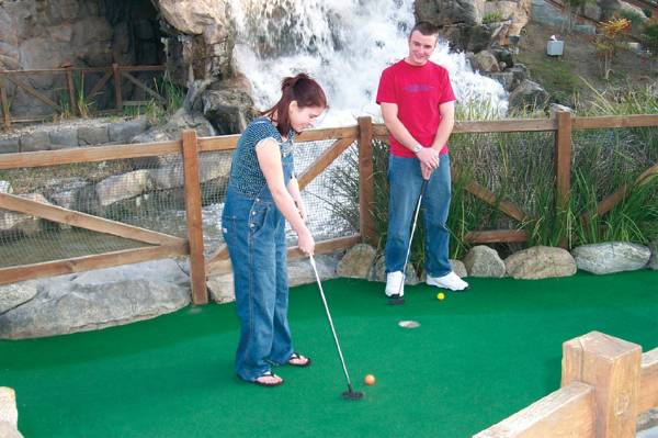 MB2 Entertainment (f.k.a. Mountasia Family Fun Center) (12/31/2003)