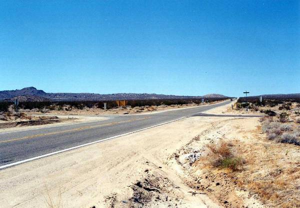 Randsburg Wash Road / Trona - Red Mountain Road Intersection (12/31/2003)