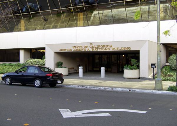 Justice Joseph A Rattigan Building - Department of General Services (DGS) (12/31/2003)