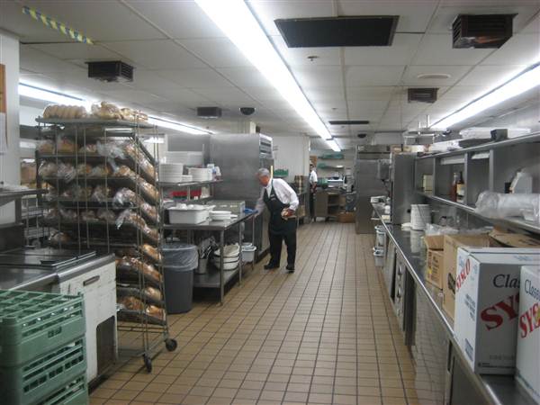 Hilton Palm Springs Kitchen (7/7/2008 - Credits: Lindsay Mizrahi)
