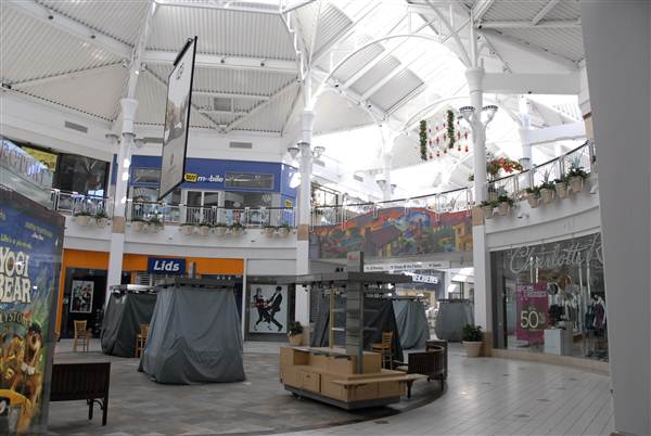Westfield Valencia Town Center (12/1/2010 - Credits: Errol Reichow)