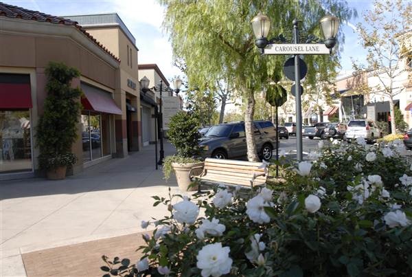 Westfield Valencia Town Center (12/13/2010 - Credits: Errol Reichow)
