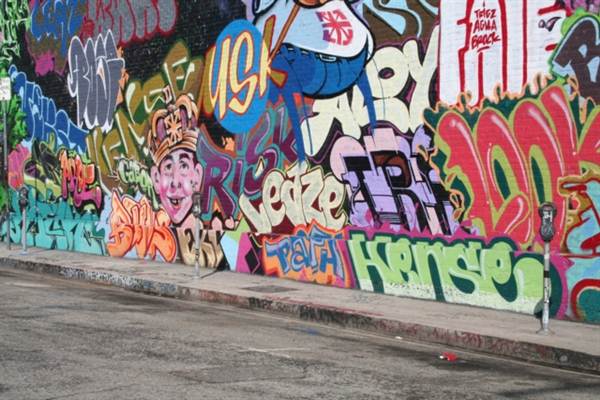 3rd St. and Garey St. (9/1/2010 - Credits: Lindsay Mizrahi)