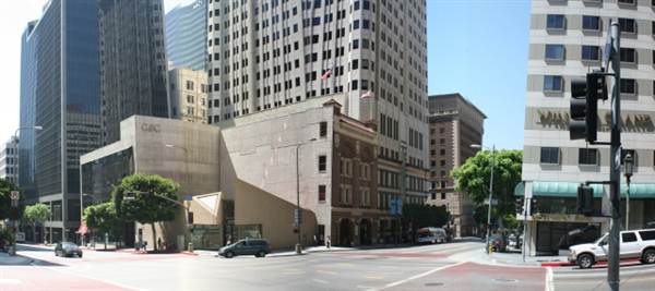 Wilshire Blvd. & Figueroa St. (9/1/2010 - Credits: Lindsay Mizrahi)