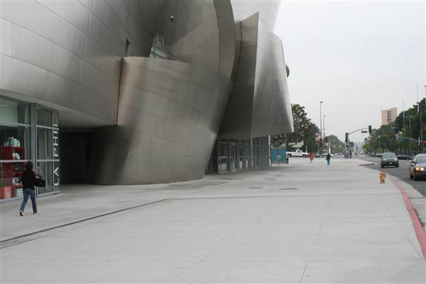 111 S Grand Ave (9/1/2010 - Credits: Lindsay Mizrahi)