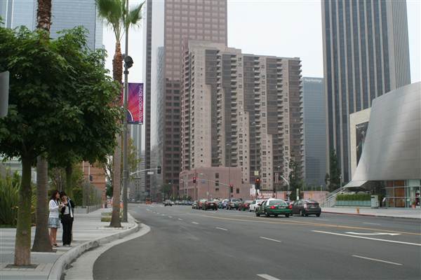 111 S Grand Ave (9/1/2010 - Credits: Lindsay Mizrahi)