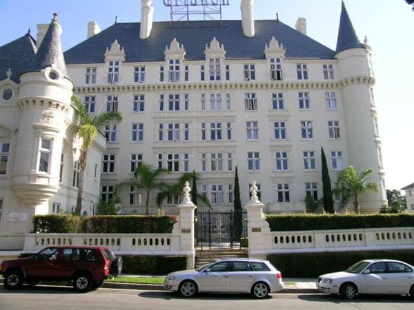 Le Trianon Apartments - French Hollywood (6/9/2011 - Credits: David Golden)