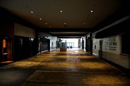 Redlands Mall - CLOSED (10/4/2012 - Credits: Geoff Juckes)