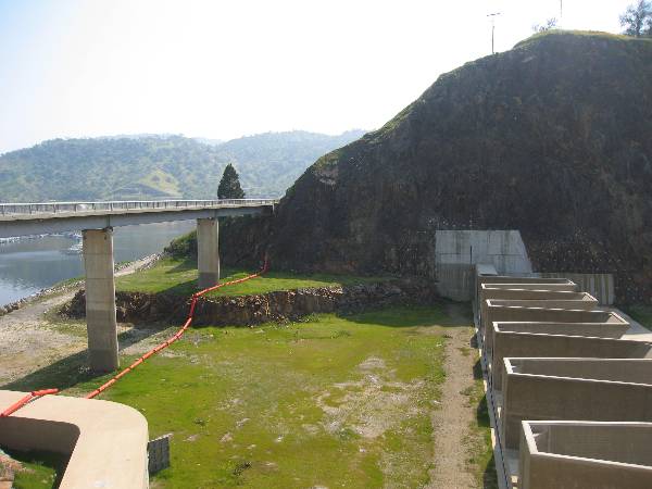 Fuse Gates of Terminus Dam - CLOSED (3/5/2008 - Credits: L Feldstein)