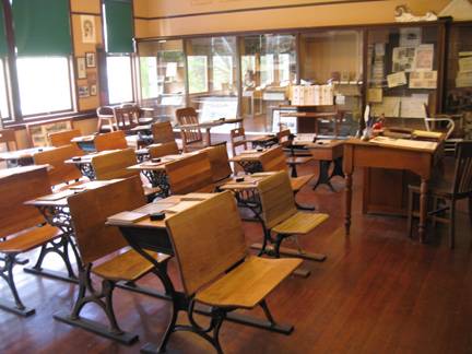 Auburn - Old School Room (11/10/2009)