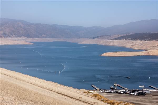 Castaic Lake State Recreation Area (SRA) - lake administered by Los Angeles County (1/26/2015)
