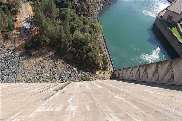 Shasta Dam (10/30/2015 - Credits: Jill Naumann)