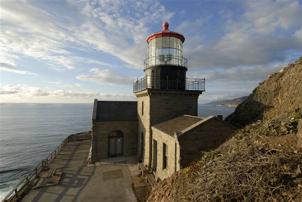 Point Sur State Historic Park (SHP) & Point Sur Lighthouse (10/13/2010 - Credits: By Robert Schwemmer, CINMS, NOAA. (NOAA Photo Library: sanc0831) [CC BY 2.0 (http://creativecommons.org/licenses/by/2.0) or Public domain], via Wikimedia Commons)