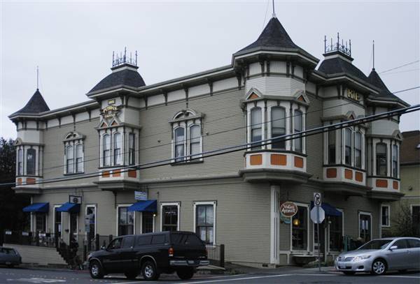 Arcata (3/11/2011 - Credits: By Ellin Beltz (Original Photograph) [Public domain], via Wikimedia Commons)