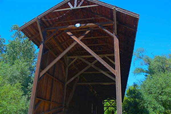Felton Covered Bridge County Park (8/31/2012 - Credits: By baynk (Own work) [CC BY-SA 3.0 (http://creativecommons.org/licenses/by-sa/3.0)], via Wikimedia Commons)