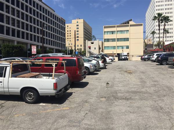 Joe's Auto Parks - 1136 Ingraham (4/26/2016)