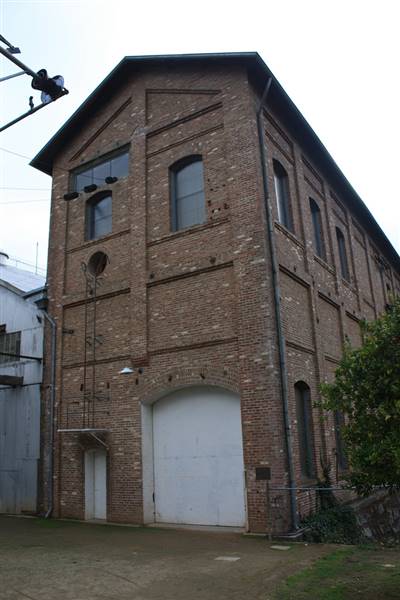 Folsom Powerhouse State Historic Park (SHP) (12/8/2008 - Credits: "Folsom Powerhouse" by Nick Ares (CC BY-SA 2.0) [https://creativecommons.org/licenses/by-sa/2.0/legalcode] https://www.flickr.com/photos/aresauburnphotos/)