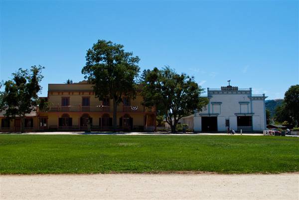 San Juan Bautista State Historic Park (SHP) (8/1/2009 - Credits: "Plaza Hall & Gardens" By Anna Fox (CC BY 2.0)[https://creativecommons.org/licenses/by/2.0/legalcode]https://www.flickr.com/photos/harshlight/)