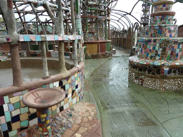 Watts Towers of Simon Rodia State Historic Park (SHP) / Watts Tower Art Center (12/23/2010 - Credits: "Watts Towers - detail" by Steve Silverman (CC BY-NC-ND 2.0)[https://creativecommons.org/licenses/by-nc-nd/2.0/legalcode]https://www.flickr.com/photos/pov_steve/)