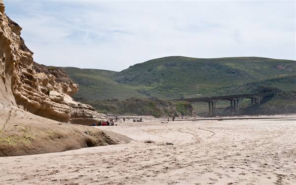 San Gregorio State Beach (SB) (3/21/2010 - Credits: "San Gregorio State Beach" by Martin Hapl (CC BY-NC-ND 2.0) [https://creativecommons.org/licenses/by-nc-nd/2.0/legalcode]https://www.flickr.com/photos/haplm/)