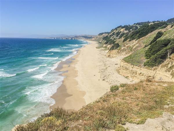 San Gregorio State Beach (SB) (6/21/2015 - Credits: "San Gregorio State Beach" by Sandip Bhattacharya (CC BY 2.0)[https://creativecommons.org/licenses/by/2.0/legalcode]https://www.flickr.com/photos/sandipb/)