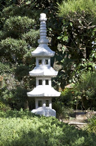 Earl Burns Miller Japanese Garden - California State University Long Beach - CSULB (10/11/2009 - Credits: "Earl Burn Miller Japanese Garden" by Flickr User: Soraya S. (CC BY-NC-ND 2.0)[https://creativecommons.org/licenses/by-nc-nd/2.0/legalcode]https://www.flickr.com/photos/sorayas/)
