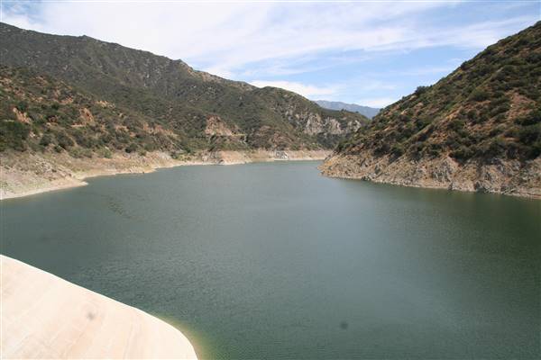 Morris Reservoir & Dam - Angeles National Forest (5/1/2015 - Credits: "LA District recognizes partnership with the LACFCD and celebrates their 100-year anniversary." by US Army Corps of Engineers - Los Angeles District (CC BY-ND 2.0) [https://creativecommons.org/licenses/by-nd/2.0/legalcode]https://www.flickr.com/photos/los)