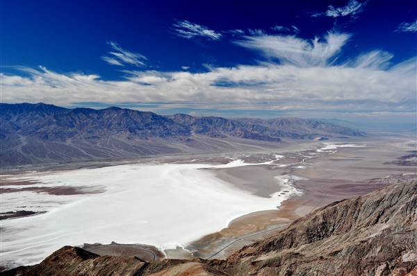 Badwater Basin - Death Valley National Park (10/15/2011 - Credits: "Badwater" by Kevin Stolzenback (CC BY-ND 2.0)[https://creativecommons.org/licenses/by-nd/2.0/legalcode]https://www.flickr.com/photos/42857504@N05/)