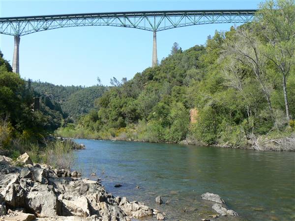 Foresthill Bridge aka Auburn-Foresthill Bridge or Auburn Bridge (4/21/2008 - Credits: "Foresthill Bridge" by Nick Ares (CC BY-SA 2.0)[https://creativecommons.org/licenses/by-sa/2.0/legalcode] https://www.flickr.com/photos/aresauburnphotos/)