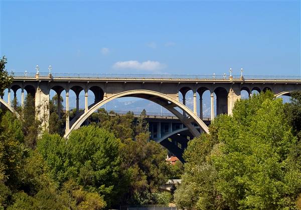 Colorado Street Bridge / Arroyo Seco (9/1/2008 - Credits: "Colorado Street Bridge, Pasadena" by Mike Desisto (CC BY-NC 2.0)[https://creativecommons.org/licenses/by-nc/2.0/legalcode]https://www.flickr.com/photos/mdesisto/)