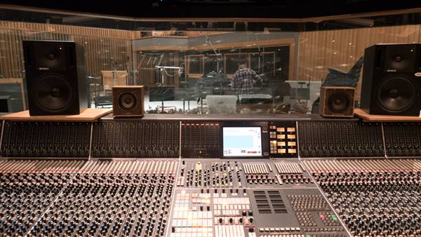 Capitol Records Building & Recording Studio - Studio A (10/18/2016 - Credits: Photo courtesy of Kris Bunting)
