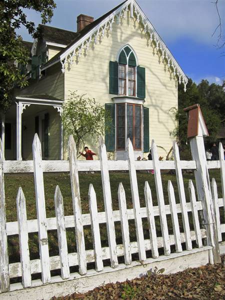 Sonoma State Historic Park (SHP) / General Vallejo’s Home / The Barracks / Mission San Francisco Solano (12/27/2009 - Credits: "Home of General Vallejo - "lachryma Montis' by Chris deRham (CC BY-NC-ND 2.0)[https://creativecommons.org/licenses/by-nc-nd/2.0/legalcode] https://www.flickr.com/photos/mon_oeil/)