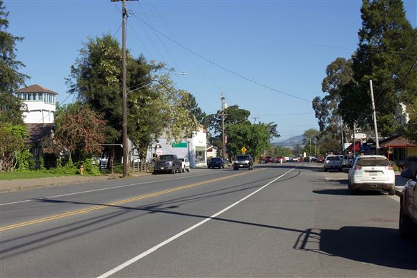 Highway 128 - Anderson Valley corridor - Highway 128 - Downtown Boonville (5/13/2017 - Credits: Kellen Lim)