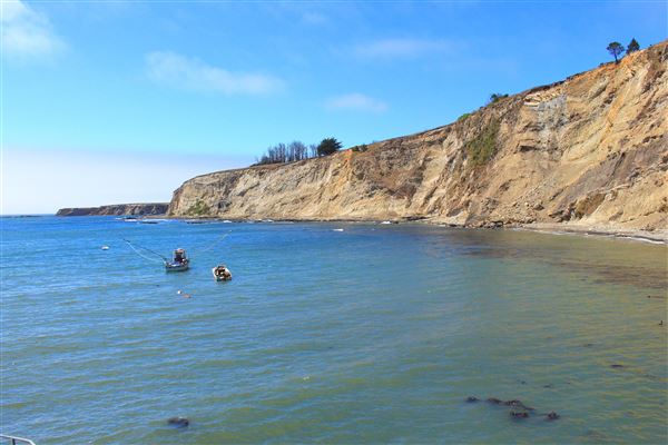 Point Arena Fishing Pier - Arena Cove Historic District (8/1/2018 - Credits: Kellen Lim)