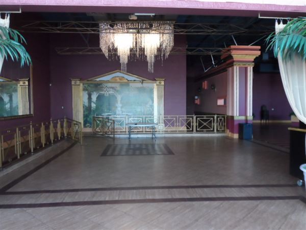 Oasis Banquet Hall - The Oasis inside the Palmdale International Mall (10/31/2021)
