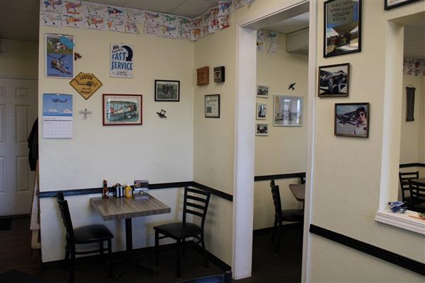 Breezy's Wings and Wheels Cafe (3/1/2022 - Credits: Film Tehama)