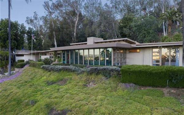 Stunning Riverside Mid Century Modern Home (2/12/2022)
