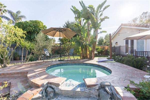 Beautiful Villa with a beautiful backyard on a large lot (10/16/2022 - Credits: Michal Aljadeff)