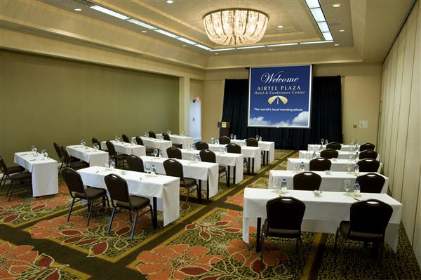 Airtel Plaza Hotel and Conference Center - Meeting Room Lindbergh (11/16/2011 - Credits: Jennifer Pochedly)