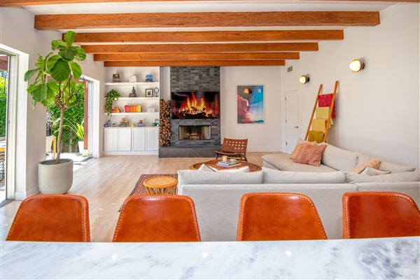 Modern Venice Home (5/1/2023 - Credits: submitted by: Aaron Schiff)