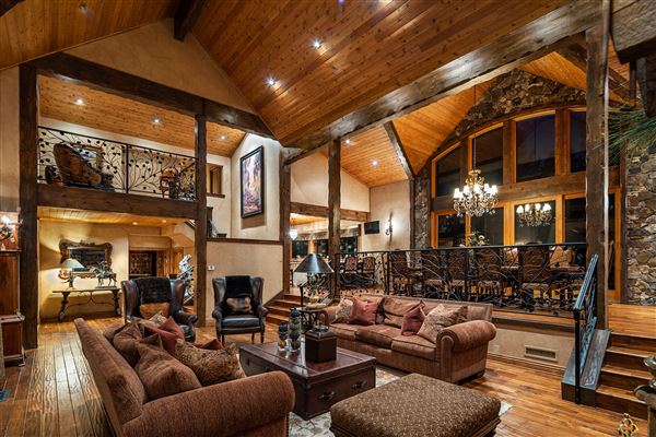 Spectacular Equestrian Ranch Style Estate (2/14/2024 - Credits: David Schneider)