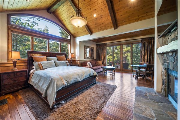Spectacular Equestrian Ranch Style Estate (2/14/2024 - Credits: David Schneider)