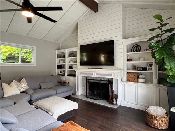 Modern kitchen and dream family room (5/26/2024 - Credits: Lonnie Silberling)
