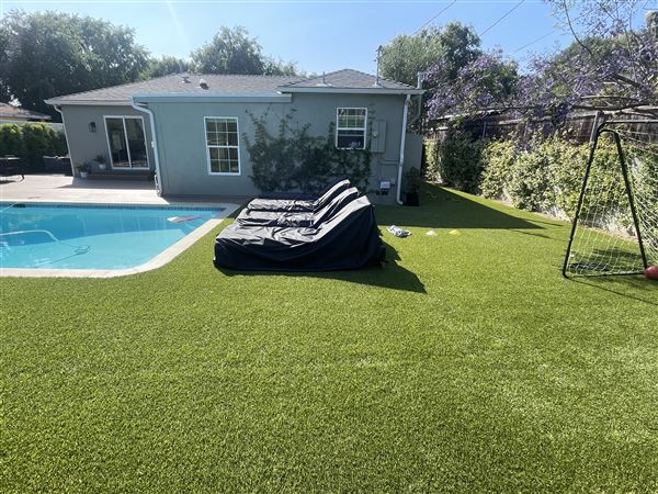 Quaint home with large front and back yard with pool, quite street, easy loading/unloading (6/10/2024 - Credits: personal photos taken)
