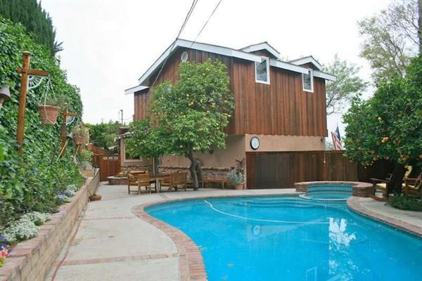Ranch House Cedar Natural Wood 1960 Diamond Windows (6/10/2024 - Credits: Harry farrar)