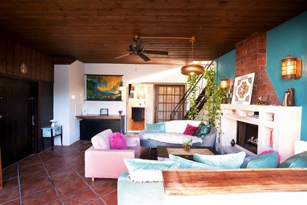 Private Boho Glam Mantra House with Pool, Views & Multiple Backdrops in Burbank Hills (4/1/2024 - Credits: IG @bfreeperiod    Brian K Freeman Jr.)