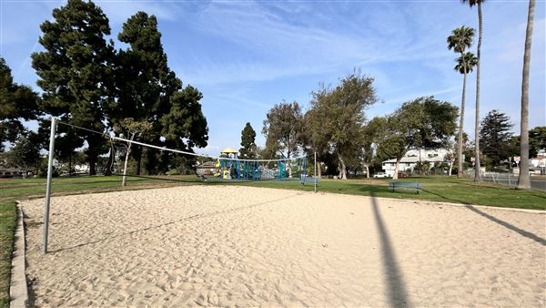 Edward Vincent Park - Volleyball (10/17/2024 - Credits: Brandy Davis)