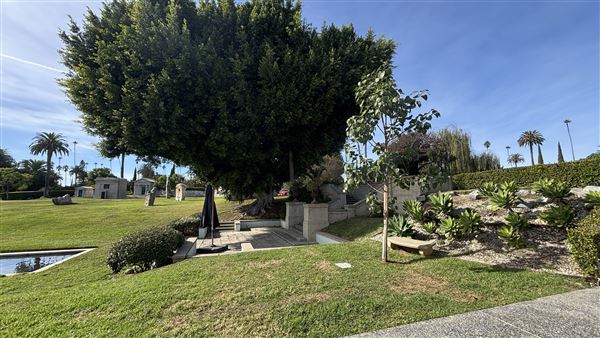 Hollywood Forever Cemetery (11/7/2024 - Credits: Brandy Davis)