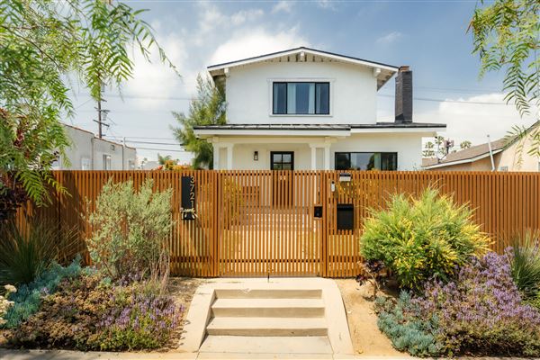 Casa Trece (1/25/2025 5:16:35 PM - Credits: submitted by:)