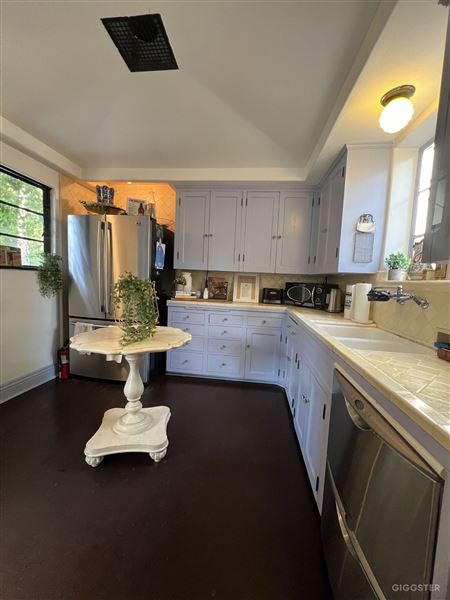 1930's Mediterranean in Lower Whitley Heights/Hollywood Hills (2/2/2025 7:14:56 PM - Credits: submitted by:)